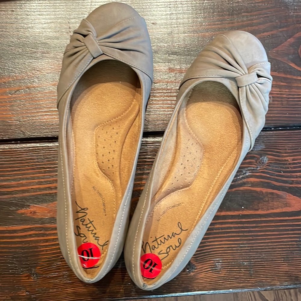 Woman's shoes